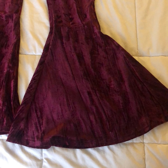 Gorgeous velvet pants outfit in Maroon - Picture 5 of 5
